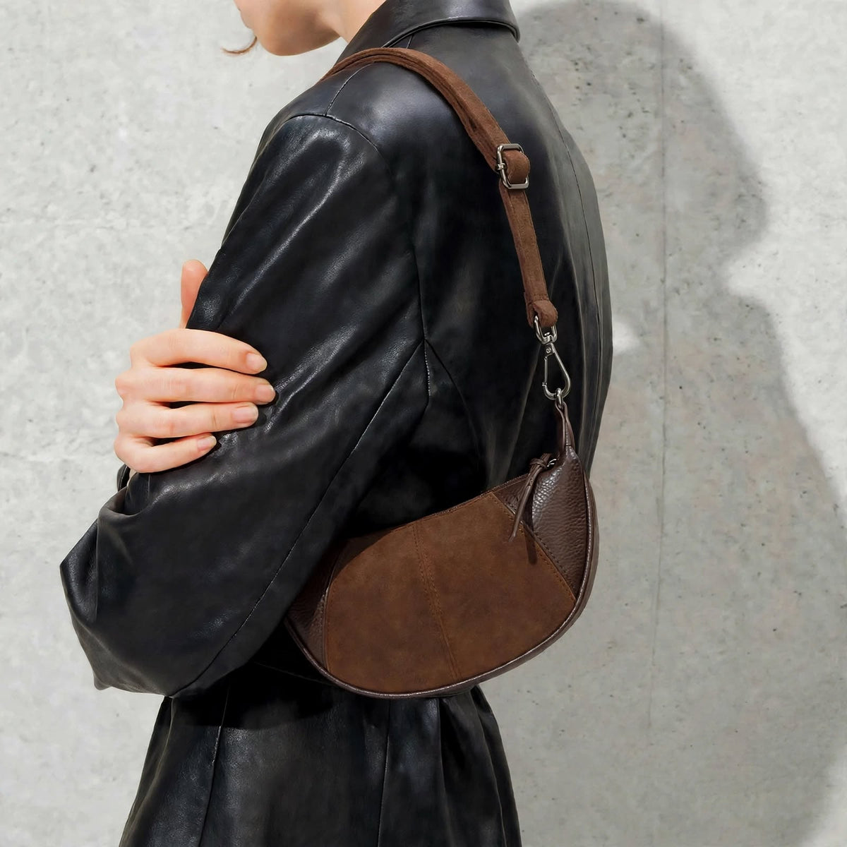 Ealing – Halfmoon Dames Schoudertas & Crossbody Bruin