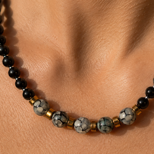 Noir Élégance – Edelstenen Damesketting