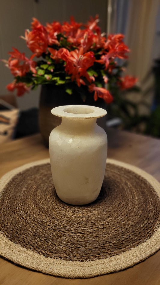 Witte Steen Vaas – Klassiek Design met Glans