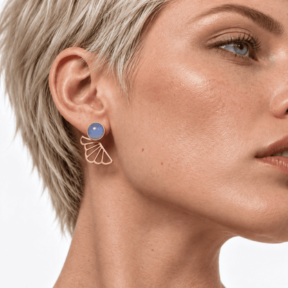 Azzurra Ventaglio – 18K goud vergulde oorstekers met blauwe steen