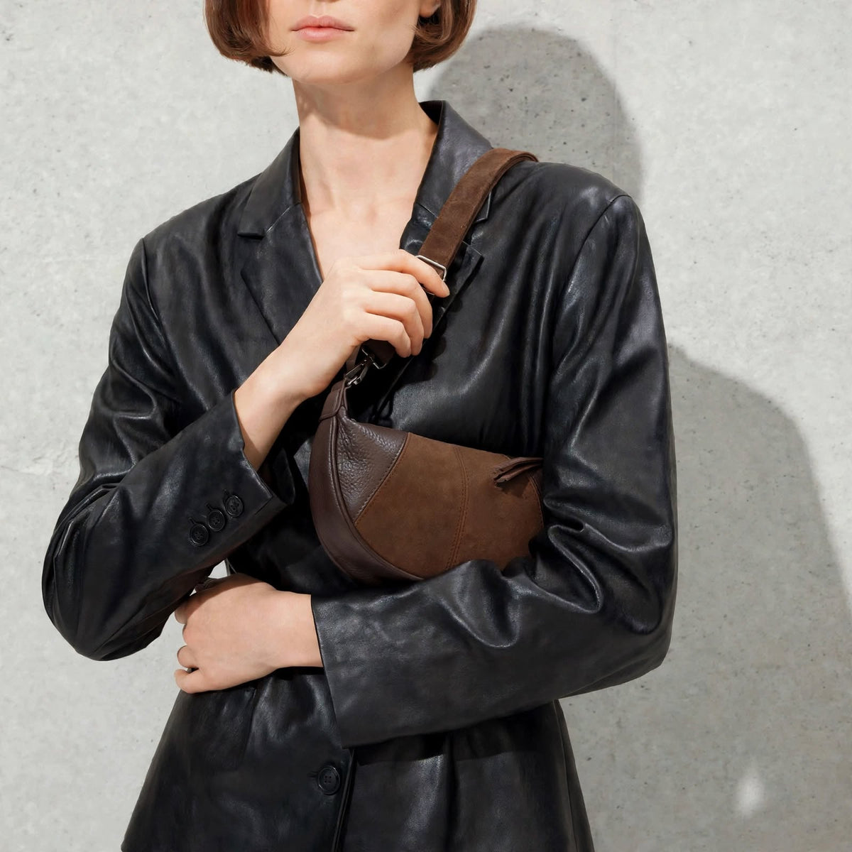 Ealing – Halfmoon Dames Schoudertas & Crossbody Bruin