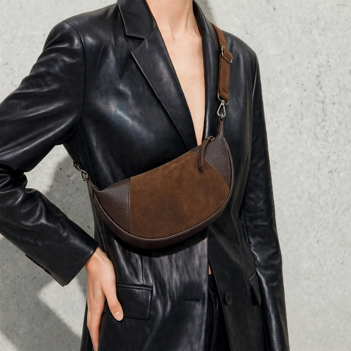Ealing – Halfmoon Dames Schoudertas & Crossbody Bruin