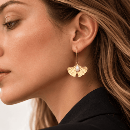 Ginkgo di Perla – 18K goud vergulde creolen met ginkgoblad en parel