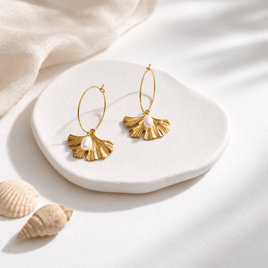 Ginkgo di Perla – 18K goud vergulde creolen met ginkgoblad en parel