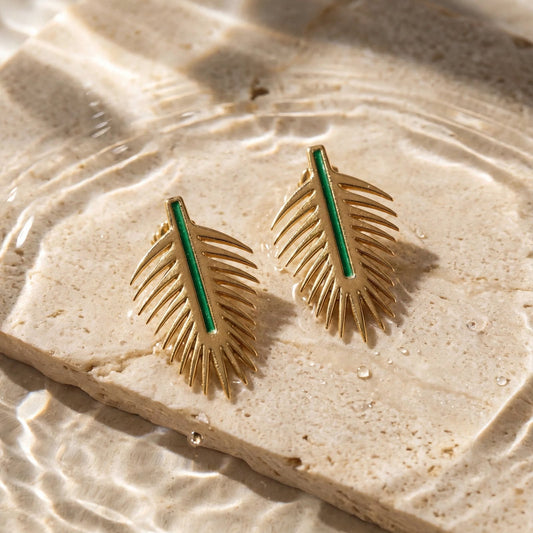 Palma Verde – 18K goud vergulde palmbladoorbellen met groene emaille