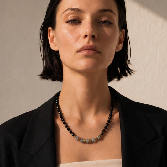Noir Élégance – Edelstenen Damesketting